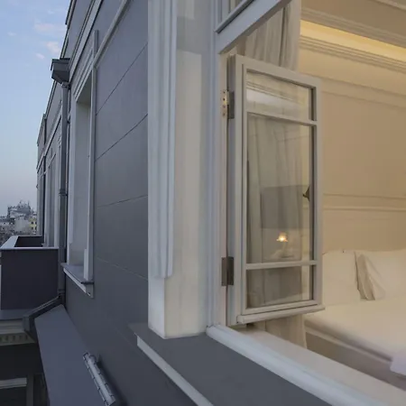 Corinne Art & Boutique Hotel 4*