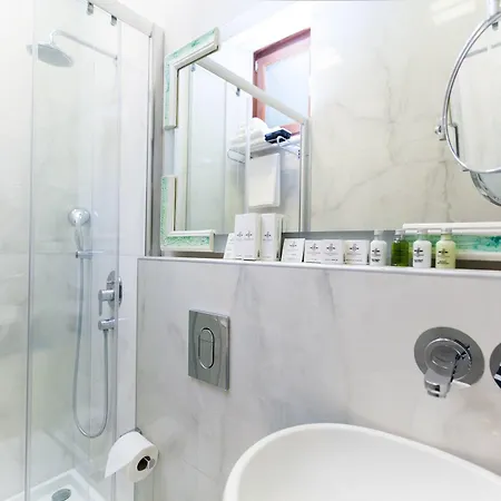 Pera Parma Hotel 4*