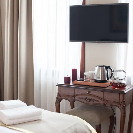 Pera Parma Hotel