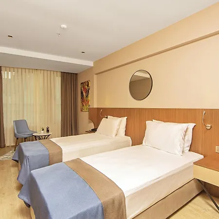 فندق ريدمونت نيسانتاسي 3*