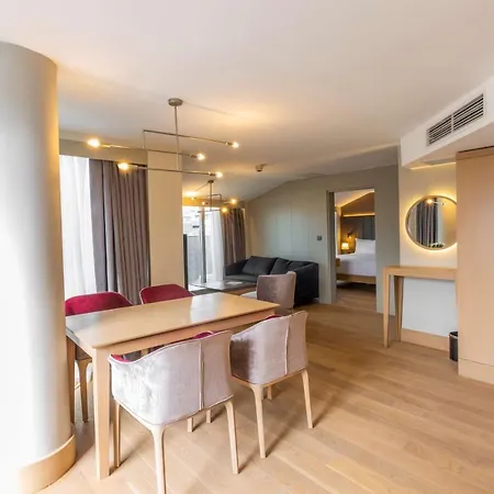 Radisson Harbiye 4*