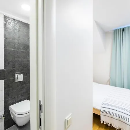 Elegant 2 Bedroom Duplex House With Garden In Cihangir Appartement Istambul