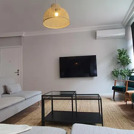 Brand New Luxuries 3-bedrooms In The Center Istanbul