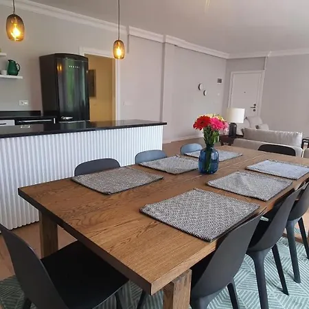 Apartment Brand New Luxuries 3-bedrooms In The Center *