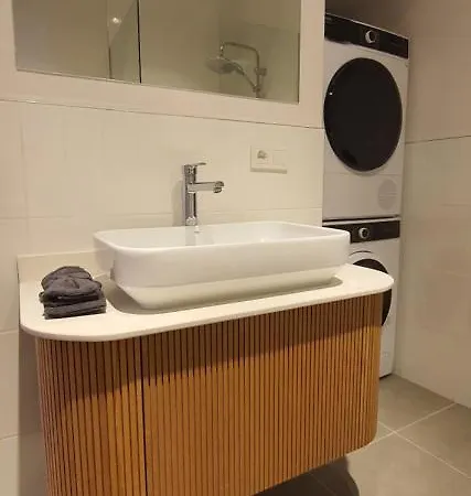 Apartment Brand New Luxuries 3-bedrooms In The Center *