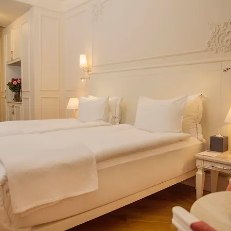 Corinne Art & Boutique 4*