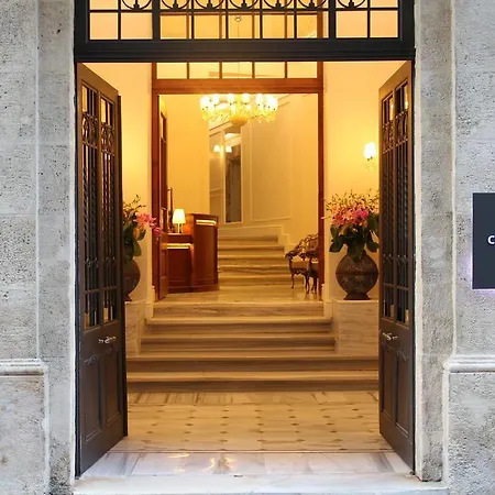 Corinne Art & Boutique 4*