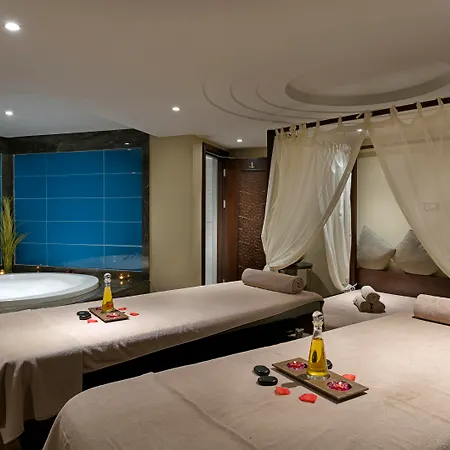 Titanic Business Kartal מלון 5*