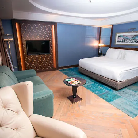 Radisson Blu Pera Hotel 5*