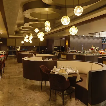 Grand Harilton Hotell 5*