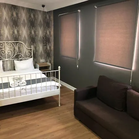 Otel Pera Line 2*