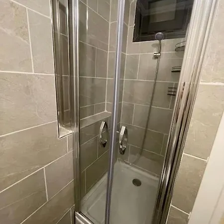 Apartment W/ Balcony In Center,5 Mn Walk To Istiklal Istanbul
