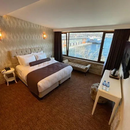 Weingart Port Seaside Hotel