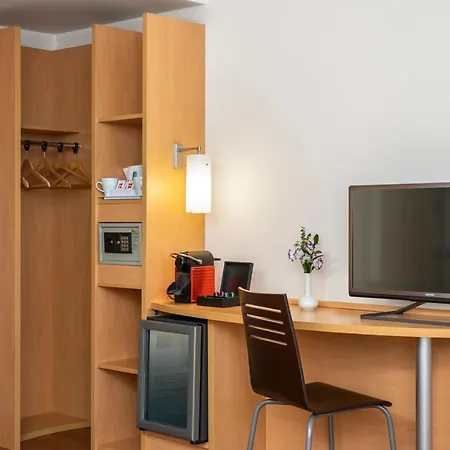 Отель Ibis Zeytinburnu