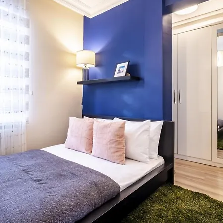 Apartment Captivating Flat With Balcony Near Besiktas Pier
