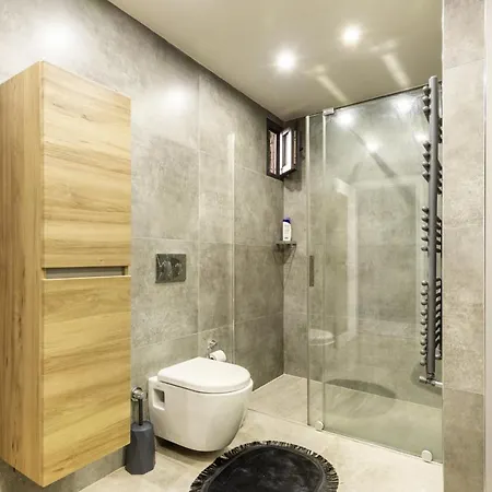 Bohemian Flat In Nisantasi With Location