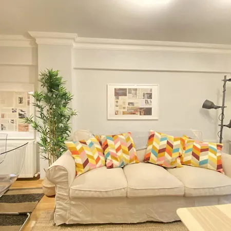 Charming And Central Flat With Balcony In Beyoglu شقة اسطنبول