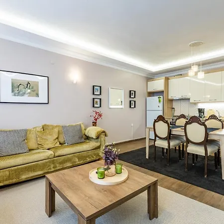Sleek And Central Flat In Nisantasi * Istanbul