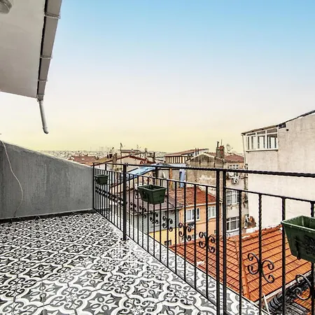 Appartamento Studio Flat With Terrace In Balat Fatih Provincia di Istanbul