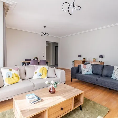 Flat With Balcony In Umraniye * Istanbul