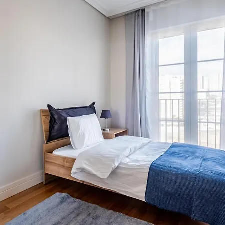 Flat With Balcony In Umraniye *