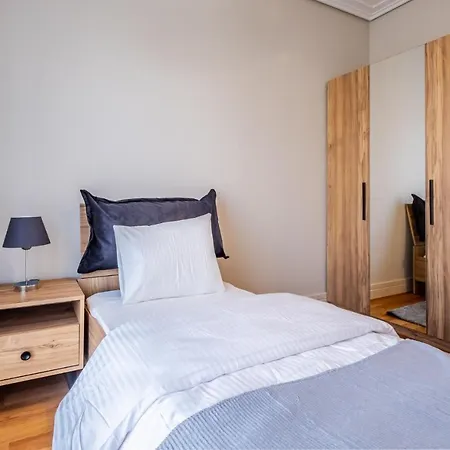 Apartment Flat With Balcony In Umraniye *