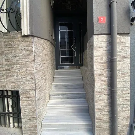 Nobis Cihangir *