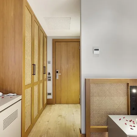 Hotel Galata Rasso *