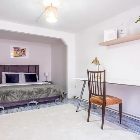 Gorgeous Flat With Balcony In Besiktas Daire İstanbul