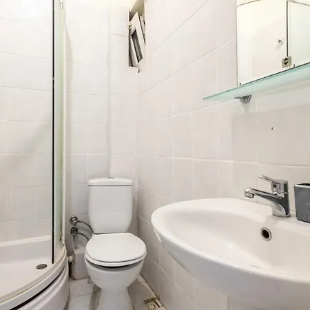 Apartment Lovely Flat 6 Min To Taksim Square In Cihangir
