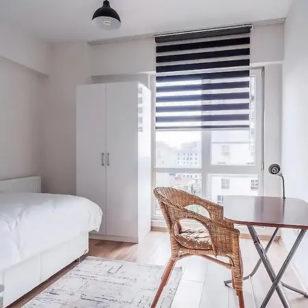 Sea And View In Maltepe Apartment