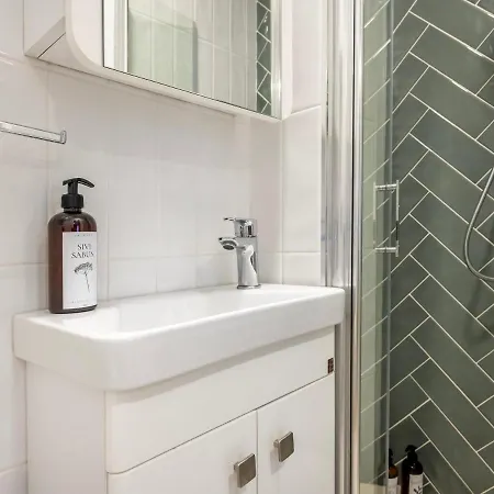Appartamento Huge 40sqm Studio Wac In The Heart Of Cihangir Innv34062 *