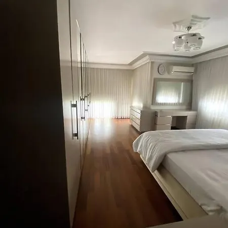 Sisli Nadide Sokak D:5 1+1 Daire İstanbul