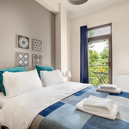 Hotel Whisper By Oval