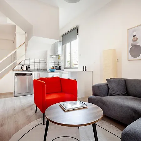 Hotel Whisper By Oval