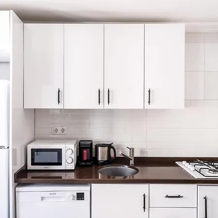 Flat W Balcony 10 Min To Uskudar Coast Apartment Istanbul