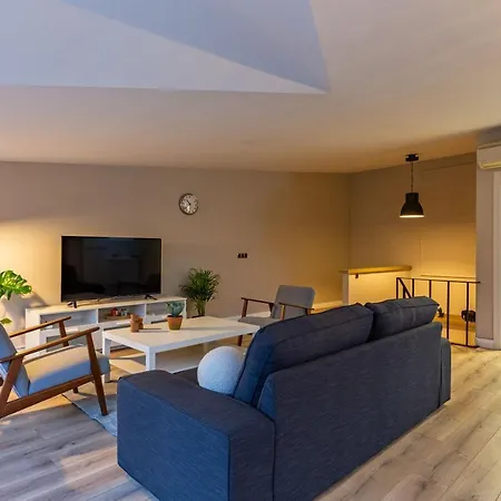 Exceptional Flat With Galata Tower View In Beyoglu *