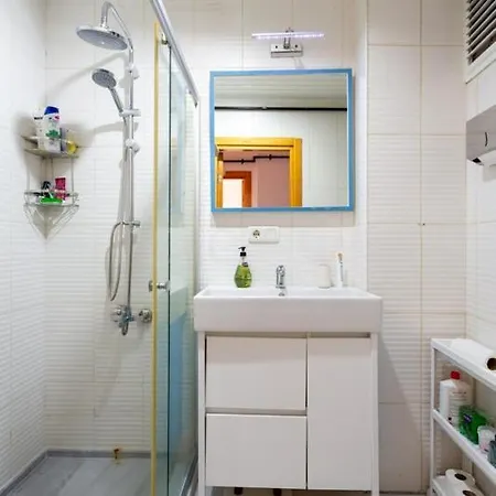 200m To Galataport 2br With Fast Wi-fi *