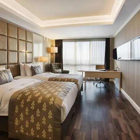 Dedeman Bostanci & Convention Center מלון