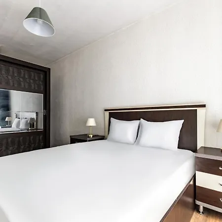 Flat W Garden Near Moda Coast In Kadikoy