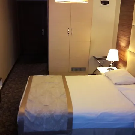 Hotel Derpa 3*