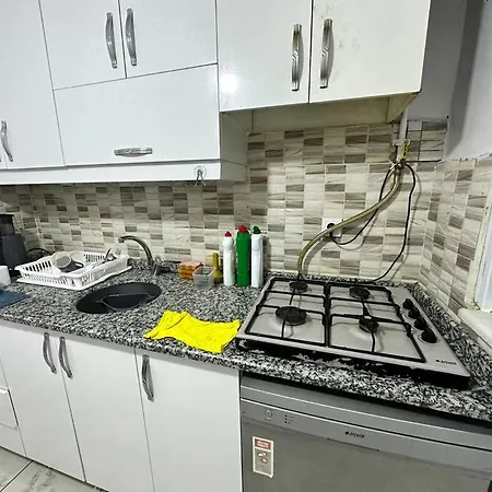 Aksaray'da 2+1 Genis Apartment