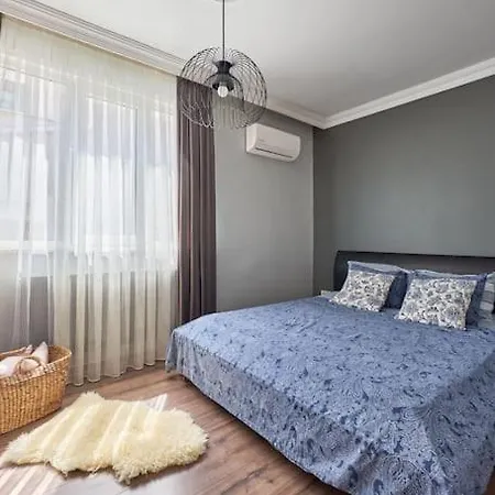 A Flat In The Center With Terrace Apartament
