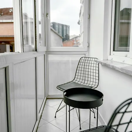 Apartment Bright & Cozy 2br Located In The Heart Of Living Istanbul