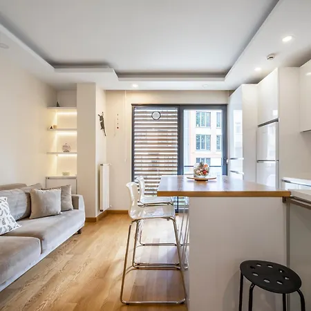 شقة Modern Cozy Duplex In Great Location Center *