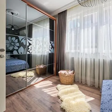 A Flat In The Center With Terrace Apartament *