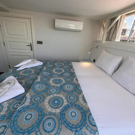 Antique Отель 4*