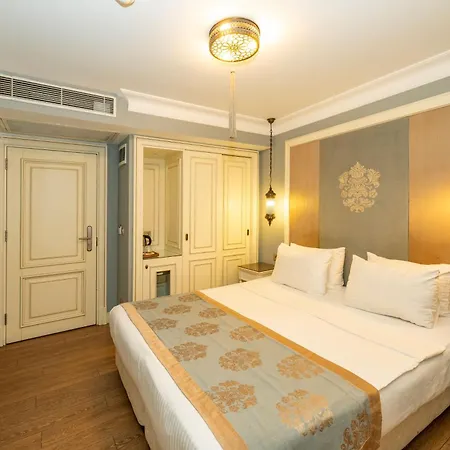 Hotell Raymond Blue 3*
