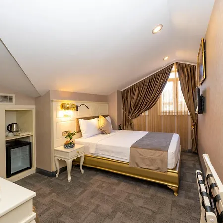 Moonlight Elegance Boutique Hotell 4*