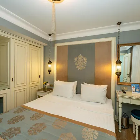 Hotell Raymond Blue 3*